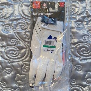 Under Amour Men’s Football gloves